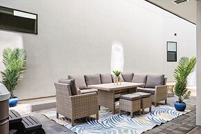 Sunstone 6 Bedroom Home