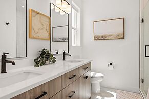 Sunstone 6 Bedroom Home