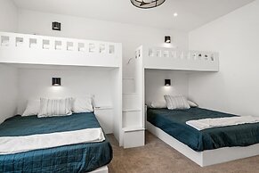 Sunstone 6 Bedroom Home