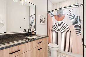 Sunstone 6 Bedroom Home