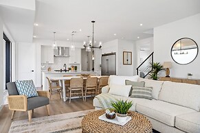 Sunstone 6 Bedroom Home