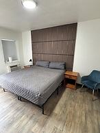 Mac's Motel