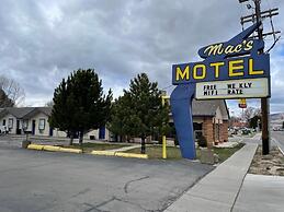 Mac's Motel