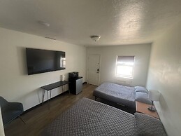 Mac's Motel