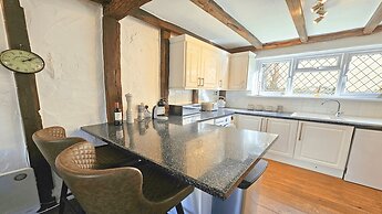 Dove Cott Sleeps 4 Central Location