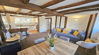 Dove Cott Sleeps 4 Central Location