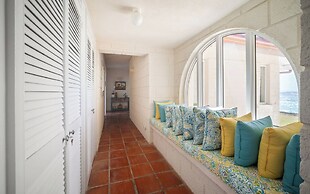 Maltese Falcon Villa 4bd by Zenbreak