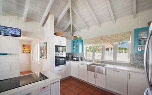 Maltese Falcon Villa 4bd by Zenbreak