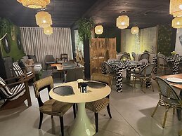 Our Douro Modern Classic Suites Pool Flat