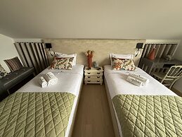 Our Douro Vintage Pool Flat