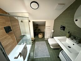 Our Douro Vintage Pool Flat