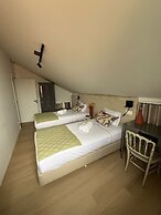 Our Douro Vintage Pool Flat