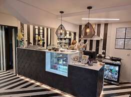 Our Douro Vintage Pool Flat