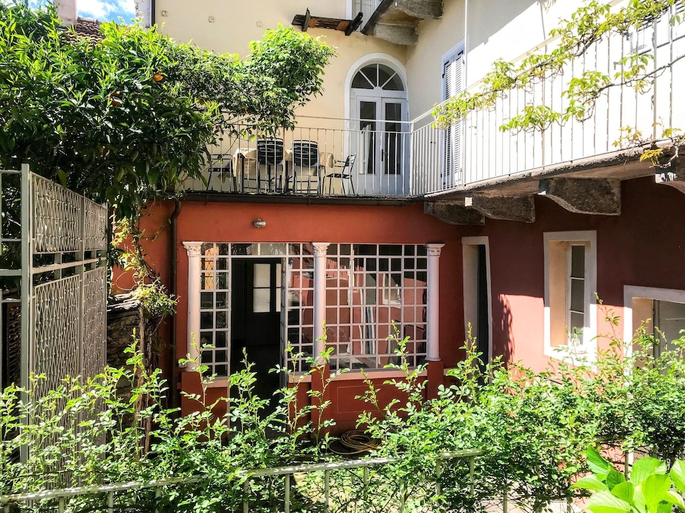 Appartamento con Piccolo Giardino Cannero Riviera