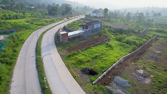 Green Mountain Villa Garut