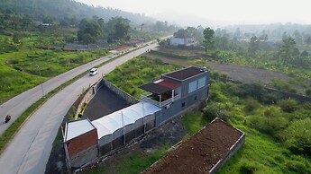 Green Mountain Villa Garut