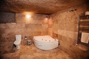 7 Oda Kapadokya Cave House