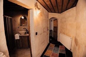 7 Oda Kapadokya Cave House