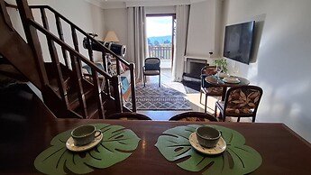 Duplex em Castelo Piscina e Lareira