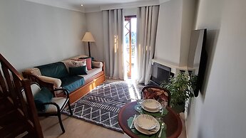 Duplex em Castelo Piscina e Lareira