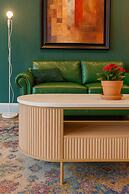 LIC Manhattan View Hotel