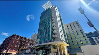 LIC Manhattan View Hotel