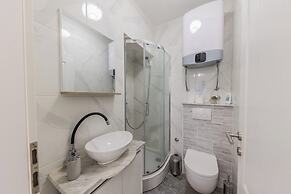 Apartments Karlo on the seafront