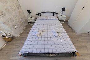 Apartments Karlo on the seafront