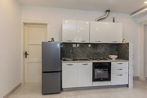 Apartments Karlo on the seafront