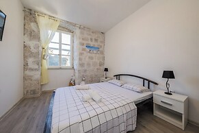 Apartments Karlo on the seafront