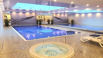 Lily Apart - Waterlane Pool & Gym