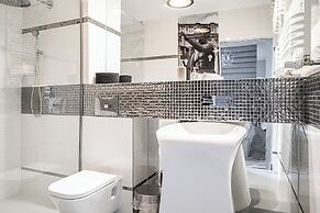 Lily Apart - Waterlane Pool & Gym