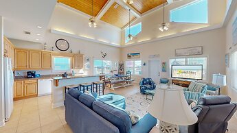 Beautiful Home in Gulf Shores With Private Pool, Sleeps 12
