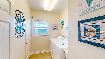 Beautiful Home in Gulf Shores With Private Pool, Sleeps 12