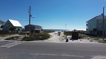 Beautiful Home in Gulf Shores With Private Pool, Sleeps 12