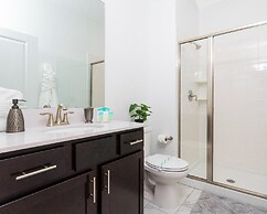 Storey Lake Resort, Private Pool, Near Famous Attractions!!