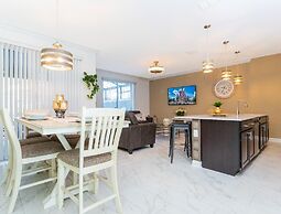 Storey Lake Resort, Private Pool, Near Famous Attractions!!