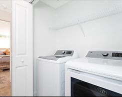 Storey Lake Resort, Private Pool, Near Famous Attractions!!