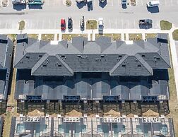 Storey Lake Resort, Private Pool, Near Famous Attractions!!