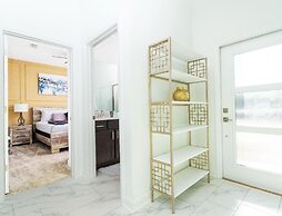 Storey Lake Resort, Private Pool, Near Famous Attractions!!