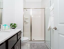 Storey Lake Resort, Private Pool, Near Famous Attractions!!