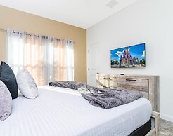 Storey Lake Resort, Private Pool, Near Famous Attractions!!