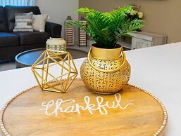 Storey Lake Resort, Private Pool, Near Famous Attractions!!