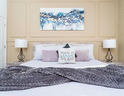 Storey Lake Resort, Private Pool, Near Famous Attractions!!