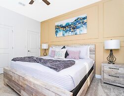 Storey Lake Resort, Private Pool, Near Famous Attractions!!