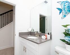 Storey Lake Resort, Private Pool, Near Famous Attractions!!