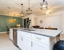 Storey Lake Resort, Private Pool, Near Famous Attractions!!