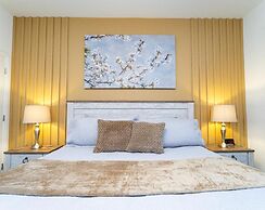 Storey Lake Resort, Private Pool, Near Famous Attractions!!