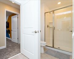 Storey Lake Resort, Private Pool, Near Famous Attractions!!