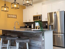 Storey Lake Resort, Private Pool, Near Famous Attractions!!